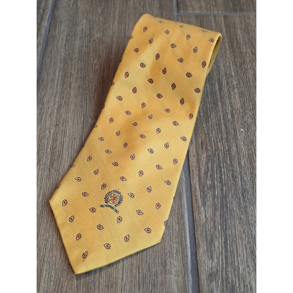 Tommy Hilfiger Mens Gold Yellow Paisley Silk Extra Long Necktie Crest Logo